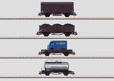 SNCF Freight Car Display with 12 Cars (E)