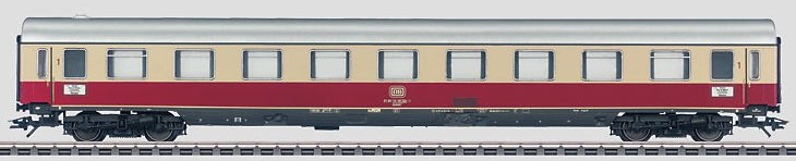 DB type Avmh-111 TEE Passenger Car w/marker lights (L)