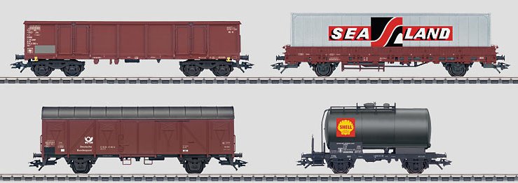 Set with 24 Era V Freight Cars