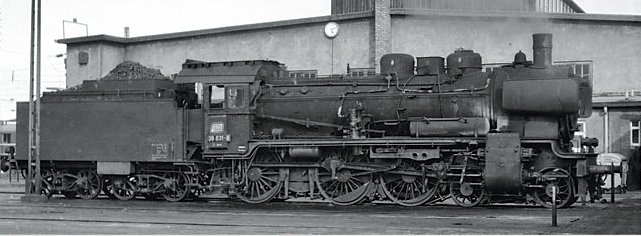 K.P.E.V. Class P8 Steam Locomotive w/Tender.