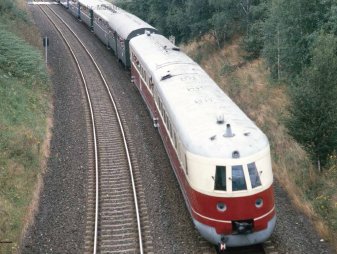 DR SVT 137 Diesel Powered Rail Car Train