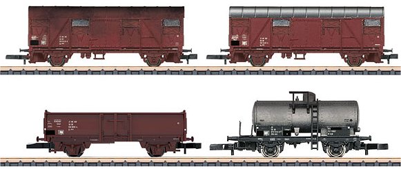 DR Freight 4-Car Set, 2 cars with weathering, Era IV