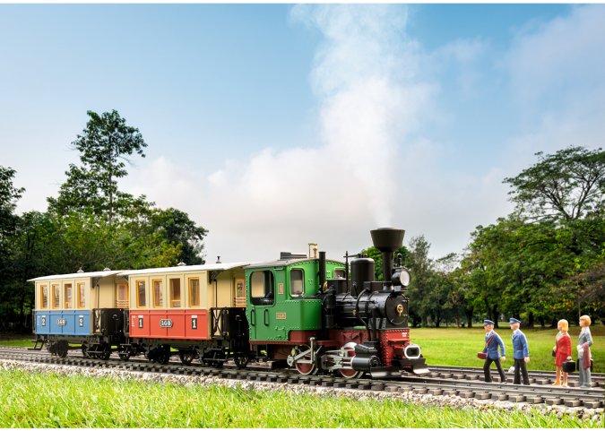 Passenger Train Starter Set. 120 Volts