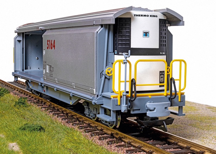 Sliding Wall Boxcar with Refrigeration Equipment