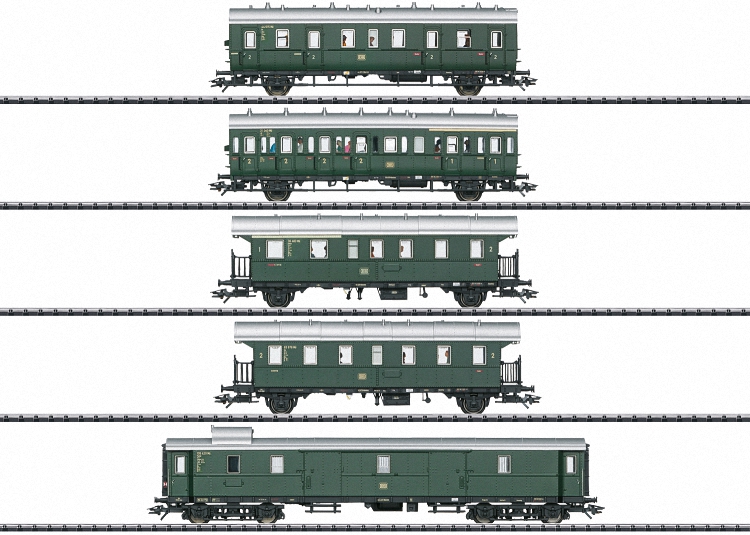 Passenger Car Set for the Class E 44.5