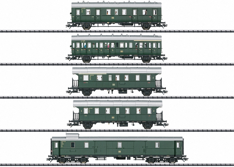 Passenger Car Set for the Class E 44.5